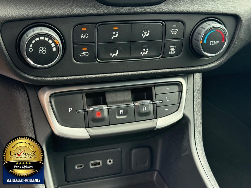 GMC Terrain Vehicle Full-screen Gallery Image 18