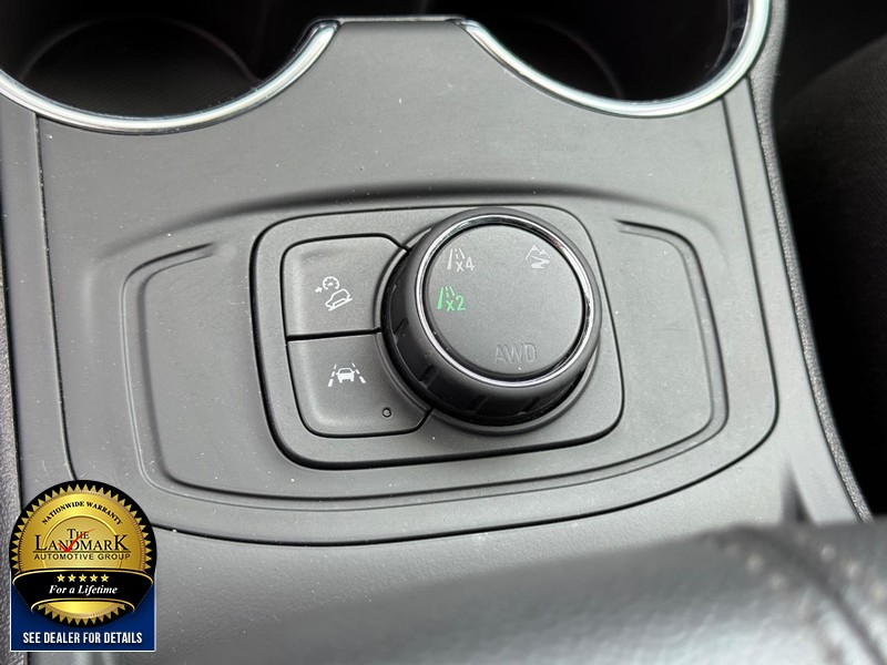 GMC Terrain Vehicle Full-screen Gallery Image 19