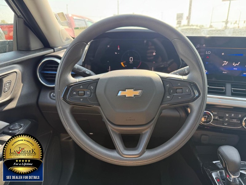 Chevrolet Trax Vehicle Full-screen Gallery Image 16