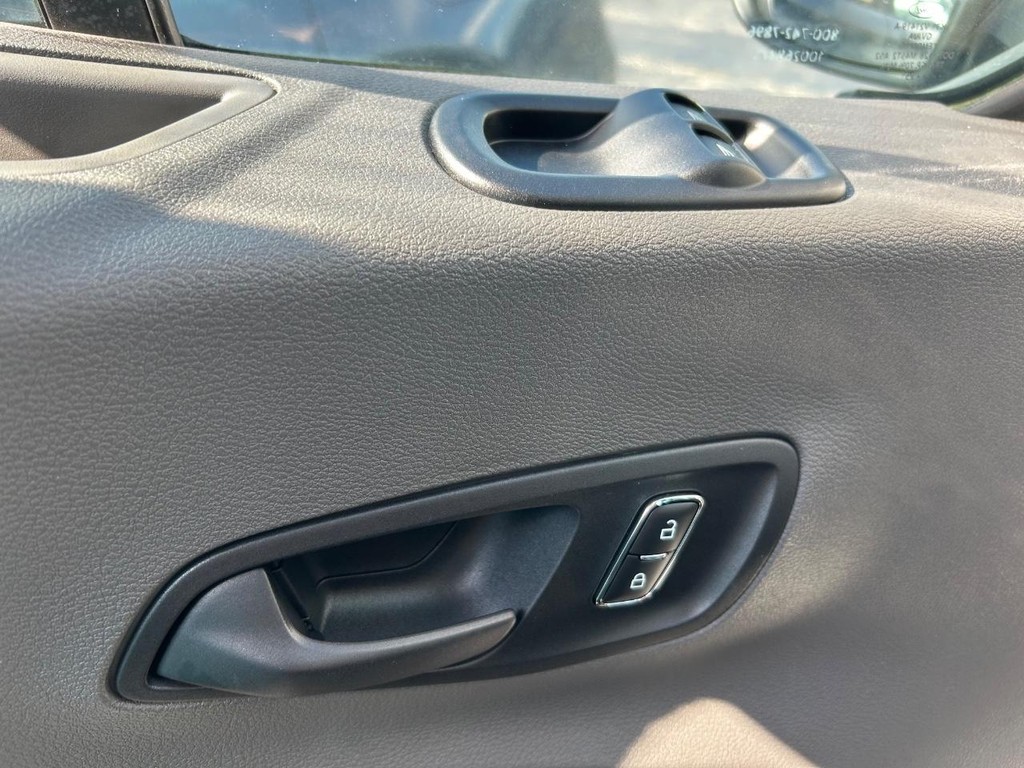 Ford Transit Cargo Van Vehicle Full-screen Gallery Image 4