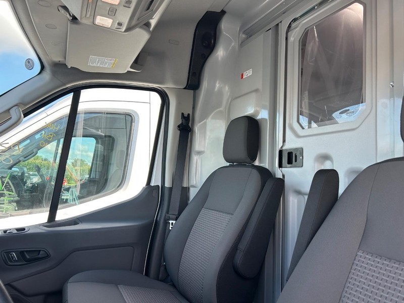 Ford Transit Cargo Van Vehicle Full-screen Gallery Image 5