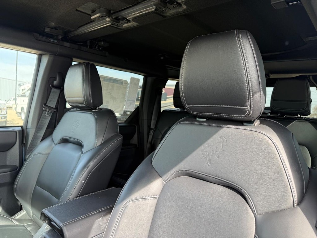 Ford Bronco Vehicle Full-screen Gallery Image 9