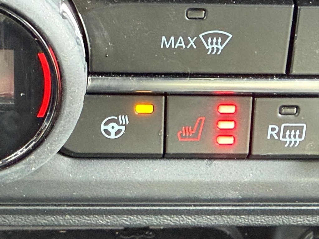 Ford Bronco Vehicle Full-screen Gallery Image 14