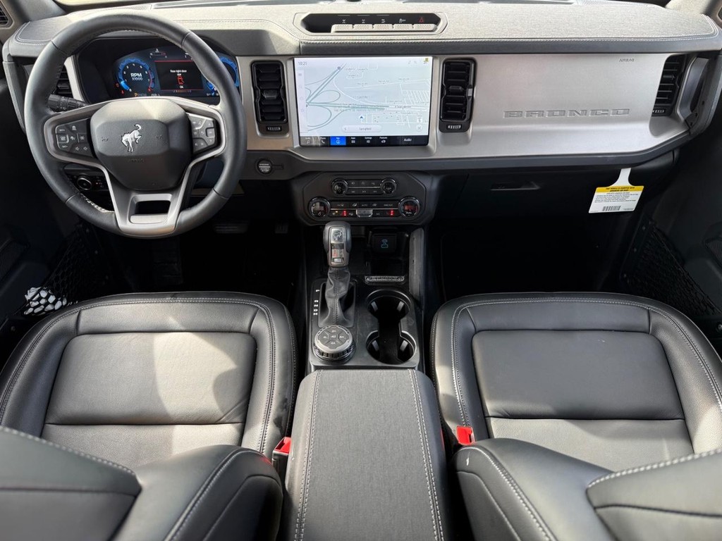 Ford Bronco Vehicle Full-screen Gallery Image 17