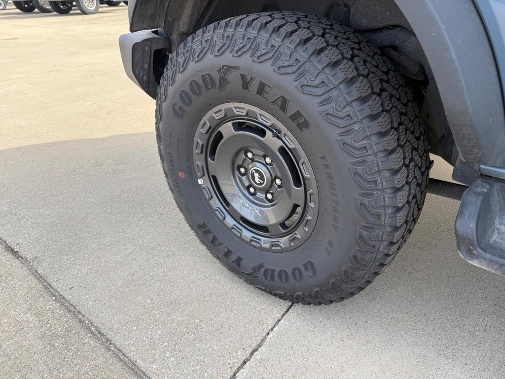 Ford Bronco Vehicle Full-screen Gallery Image 21