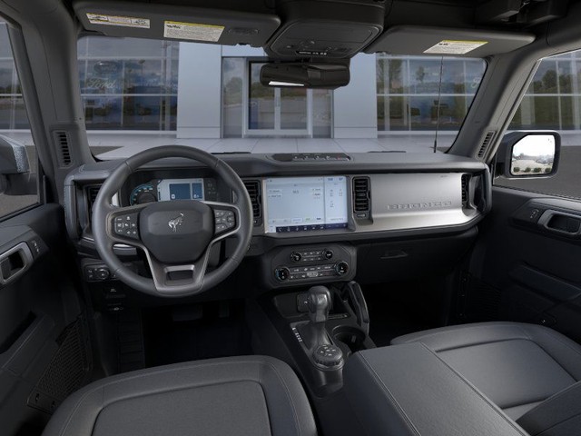 Ford Bronco Vehicle Full-screen Gallery Image 9