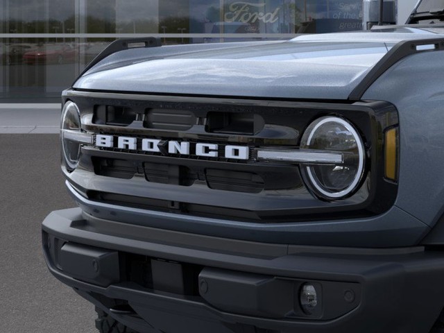 Ford Bronco Vehicle Full-screen Gallery Image 19