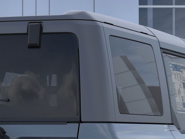 Ford Bronco Vehicle Full-screen Gallery Image 25