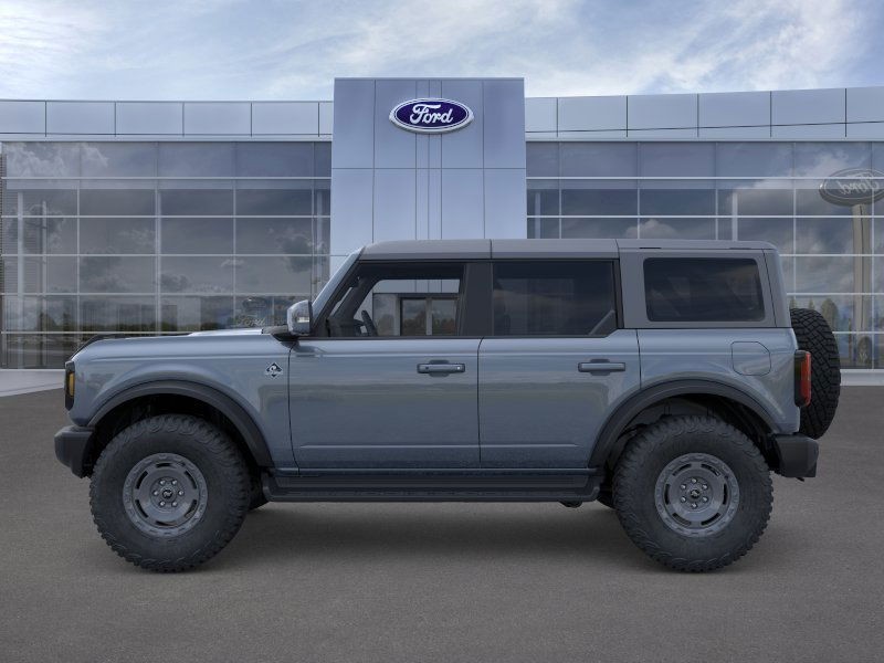 Ford Bronco Vehicle Full-screen Gallery Image 3
