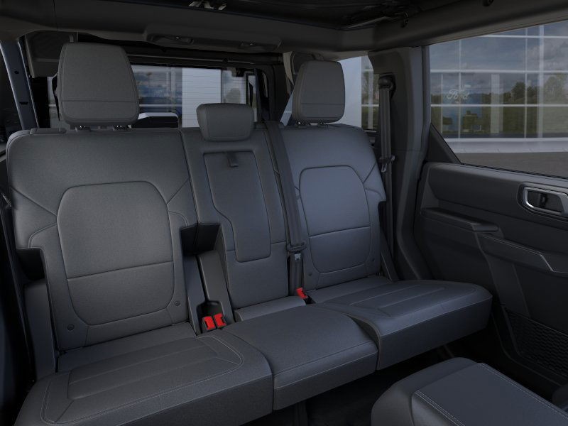 Ford Bronco Vehicle Full-screen Gallery Image 11