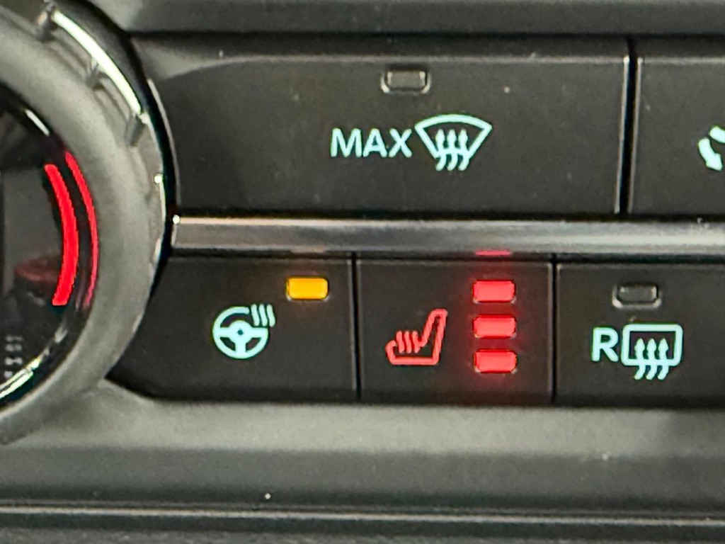 Ford Bronco Vehicle Full-screen Gallery Image 9