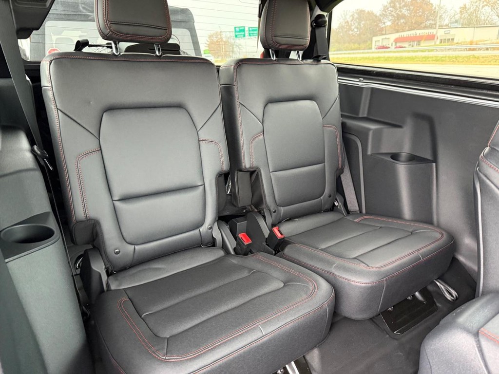 Ford Bronco Vehicle Full-screen Gallery Image 11