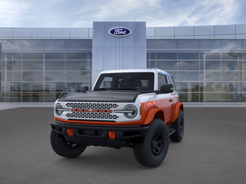 Ford Bronco Vehicle Full-screen Gallery Image 2
