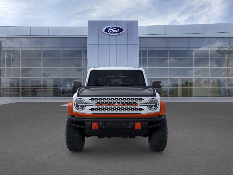 Ford Bronco Vehicle Full-screen Gallery Image 6