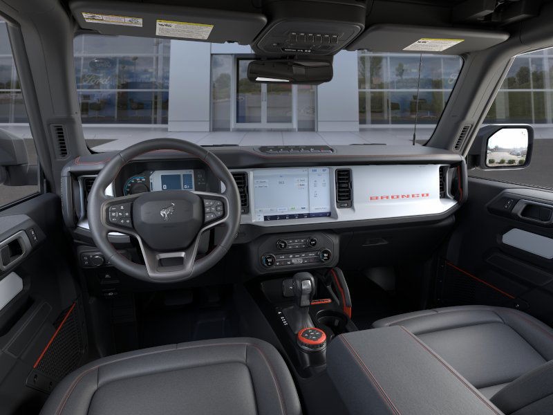 Ford Bronco Vehicle Full-screen Gallery Image 9