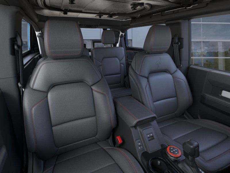 Ford Bronco Vehicle Full-screen Gallery Image 10