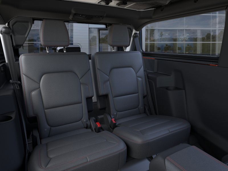 Ford Bronco Vehicle Full-screen Gallery Image 11