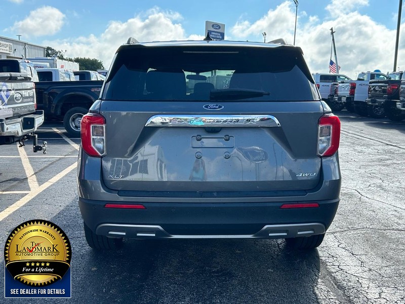 Ford Explorer Vehicle Full-screen Gallery Image 7