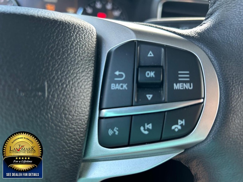 Ford Explorer Vehicle Full-screen Gallery Image 11