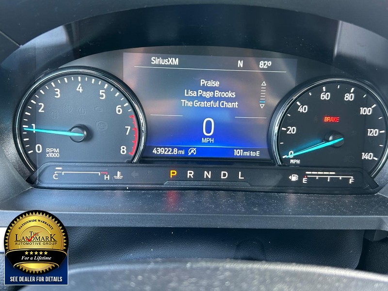 Ford Explorer Vehicle Full-screen Gallery Image 12