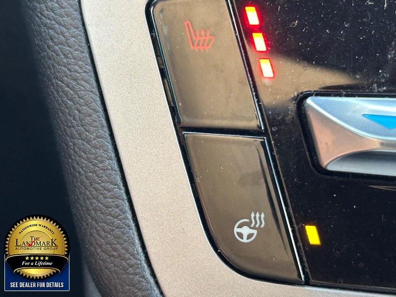 Ford Explorer Vehicle Full-screen Gallery Image 14