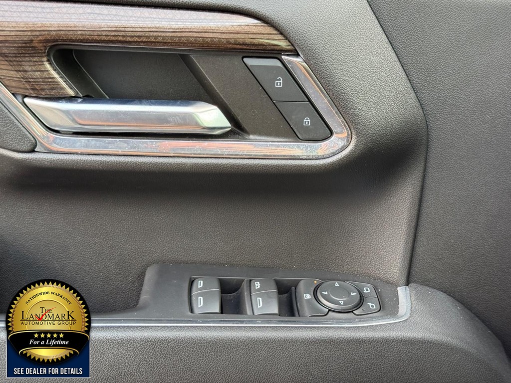 Chevrolet Silverado 1500 Vehicle Full-screen Gallery Image 8