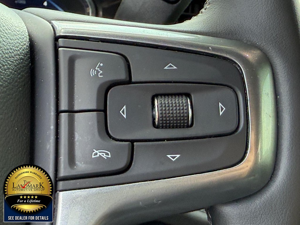 Chevrolet Silverado 1500 Vehicle Full-screen Gallery Image 11