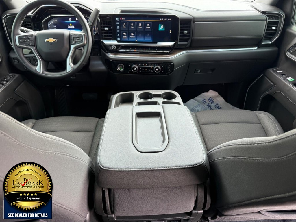 Chevrolet Silverado 1500 Vehicle Full-screen Gallery Image 15
