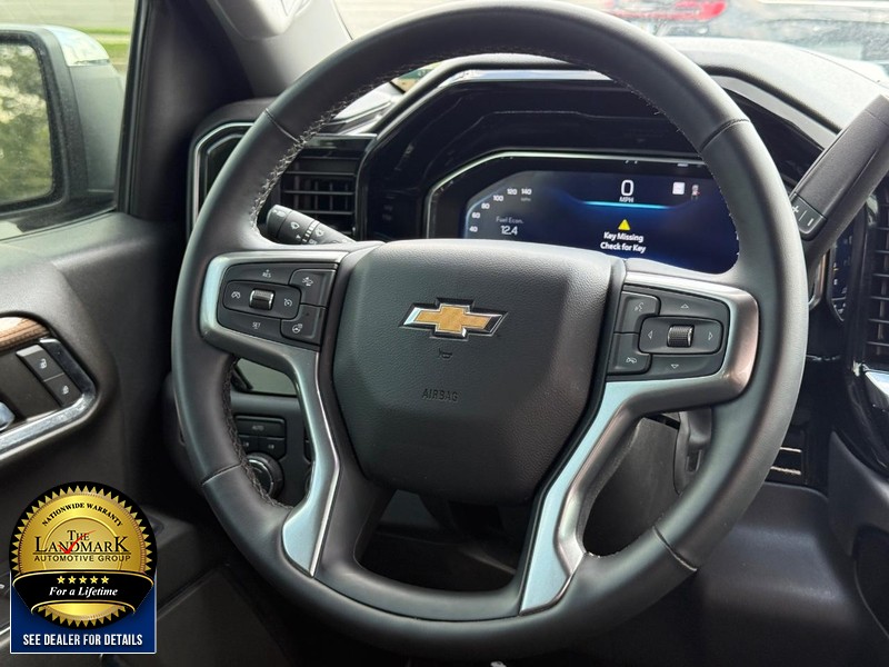 Chevrolet Silverado 1500 Vehicle Full-screen Gallery Image 12