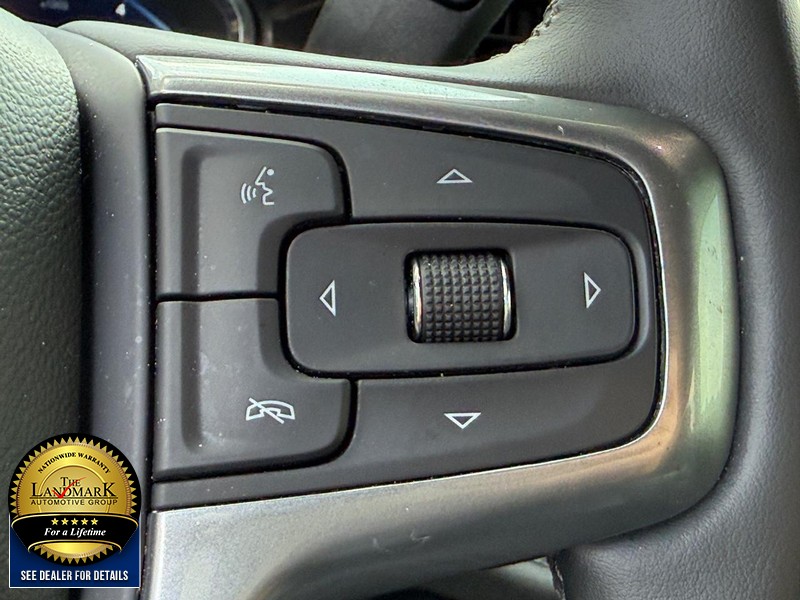 Chevrolet Silverado 1500 Vehicle Full-screen Gallery Image 14