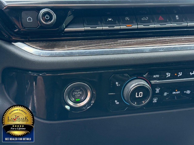 Chevrolet Silverado 1500 Vehicle Full-screen Gallery Image 17