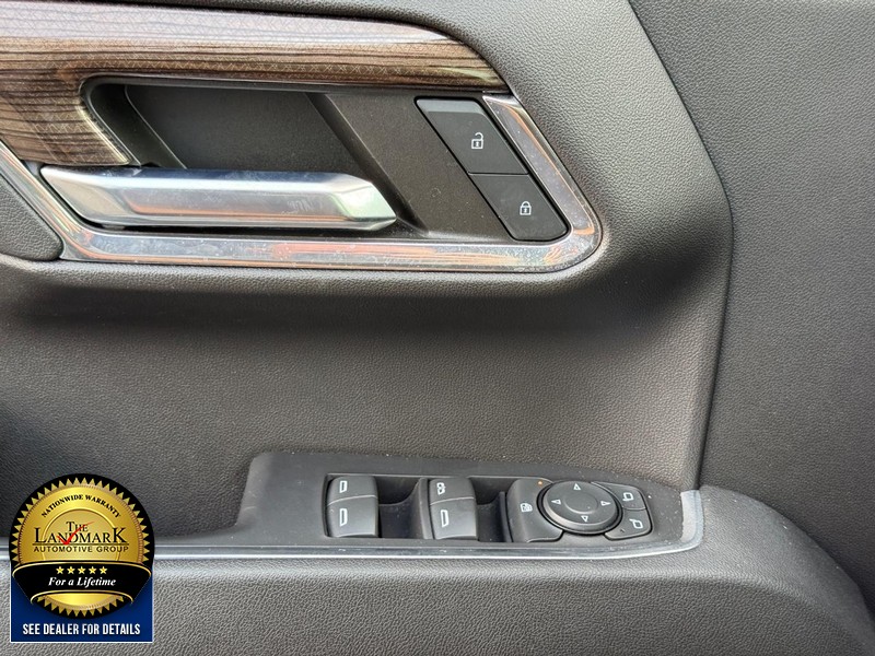 Chevrolet Silverado 1500 Vehicle Full-screen Gallery Image 22