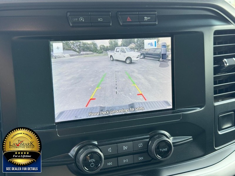 Ford F-150 Vehicle Full-screen Gallery Image 16