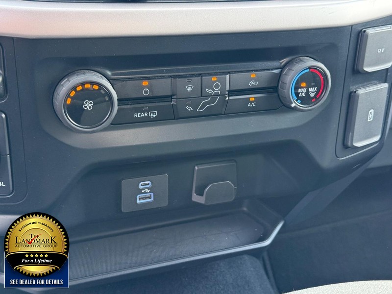 Ford F-150 Vehicle Full-screen Gallery Image 18