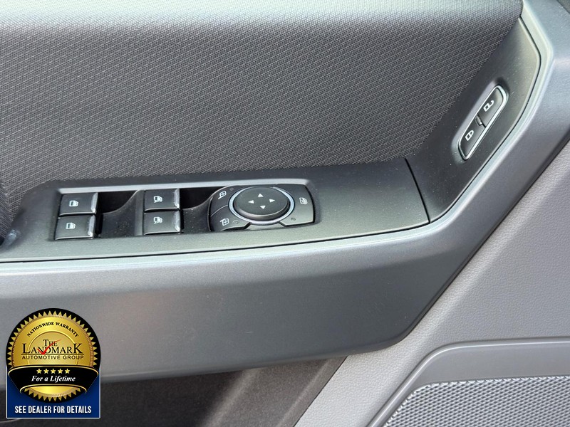 Ford F-150 Vehicle Full-screen Gallery Image 23