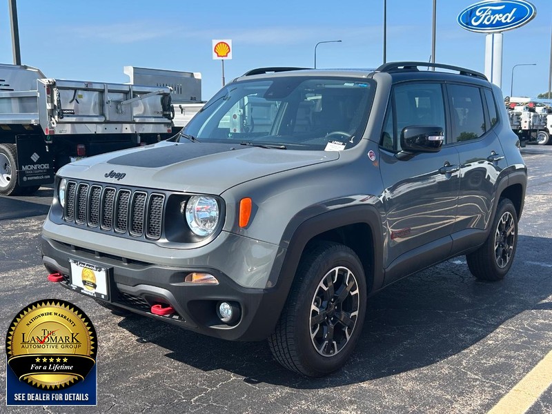 Jeep Renegade Vehicle Full-screen Gallery Image 5