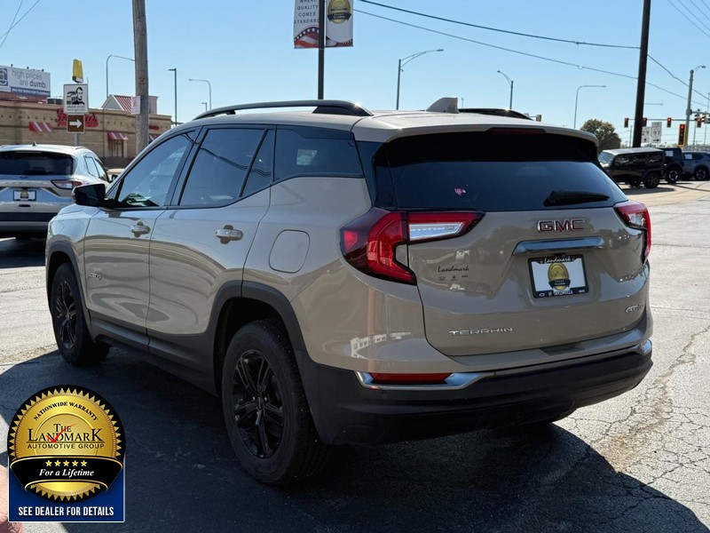 GMC Terrain Vehicle Full-screen Gallery Image 6