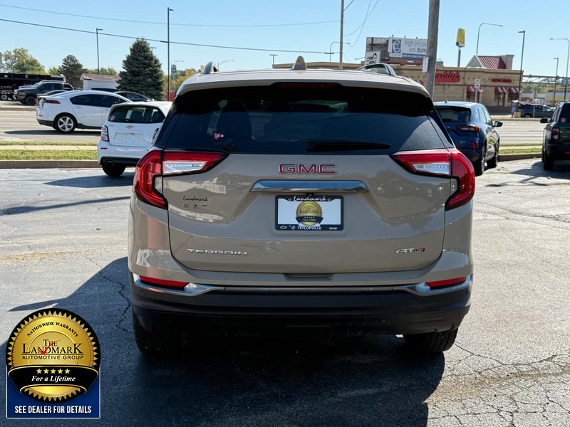 GMC Terrain Vehicle Full-screen Gallery Image 7