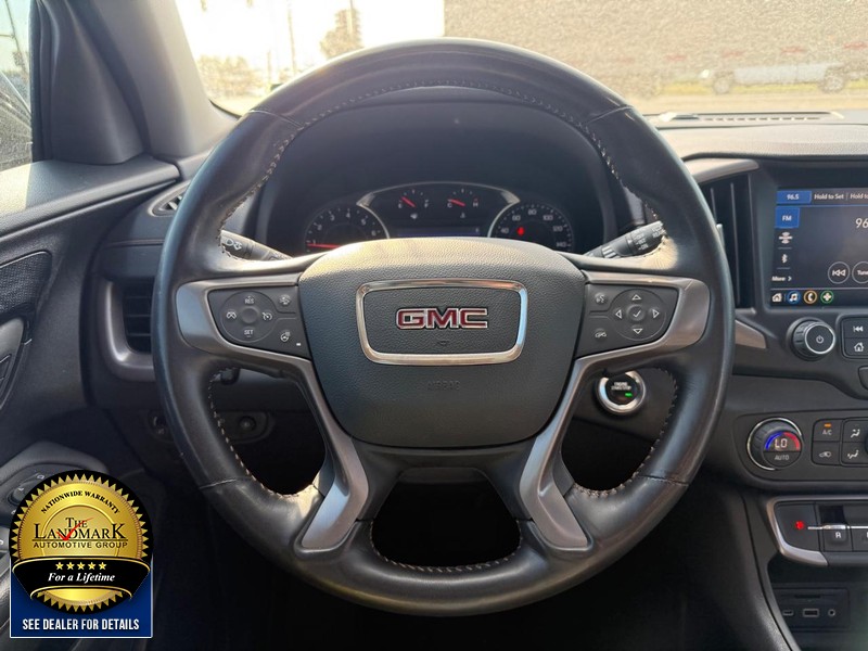 GMC Terrain Vehicle Full-screen Gallery Image 18