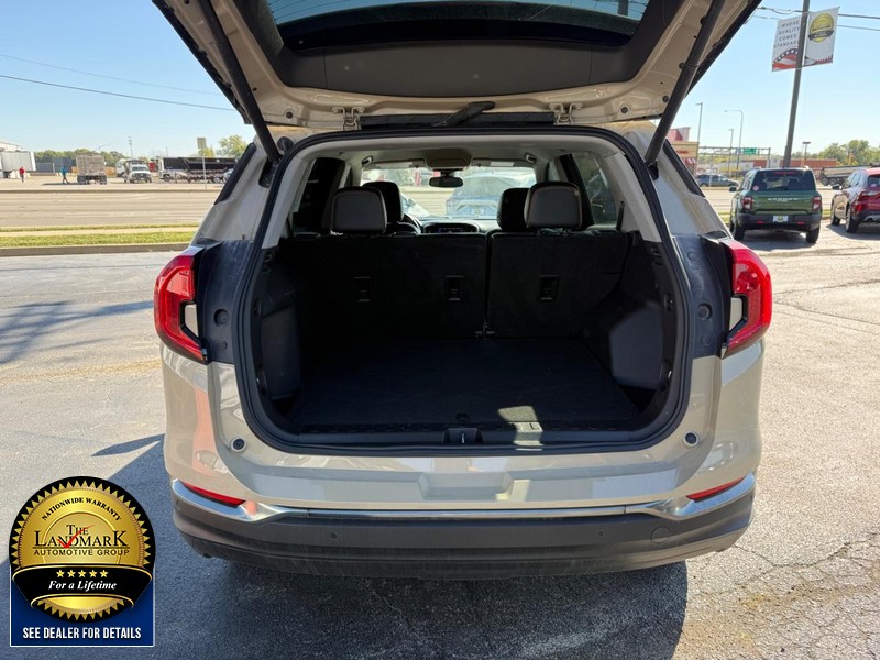 GMC Terrain Vehicle Full-screen Gallery Image 20