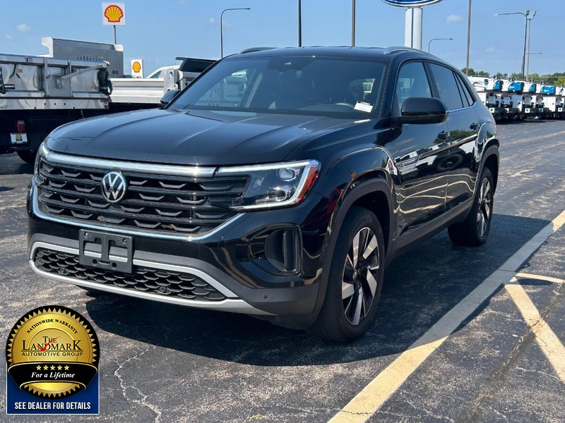 Volkswagen Atlas Cross Sport Vehicle Full-screen Gallery Image 5