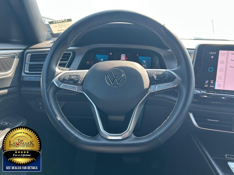 Volkswagen Atlas Cross Sport Vehicle Full-screen Gallery Image 17