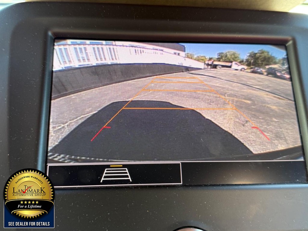 Chevrolet Equinox Vehicle Full-screen Gallery Image 12