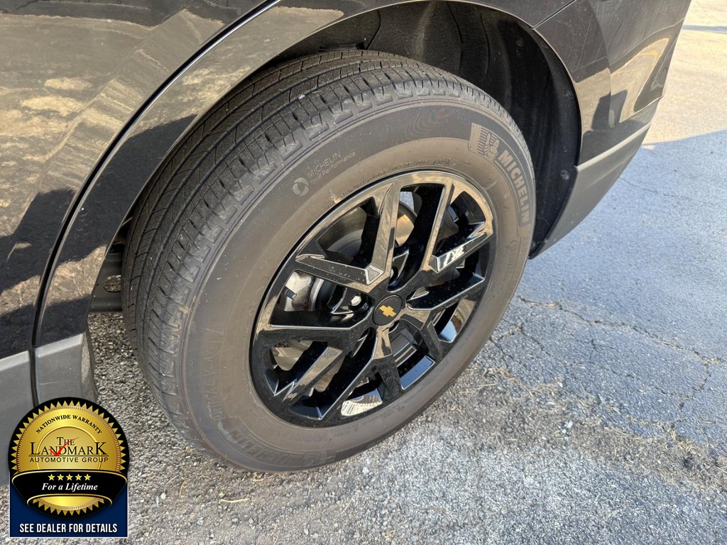 Chevrolet Equinox Vehicle Full-screen Gallery Image 19