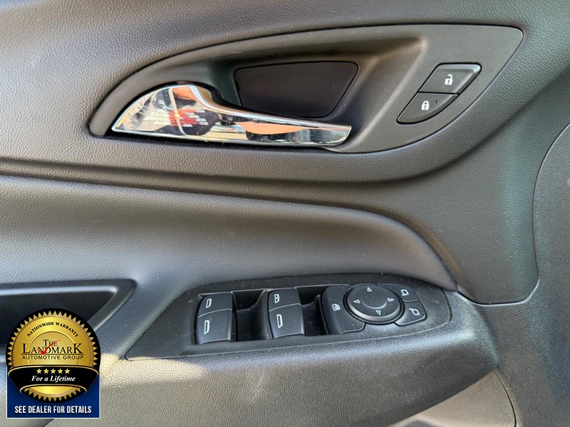 Chevrolet Equinox Vehicle Full-screen Gallery Image 09