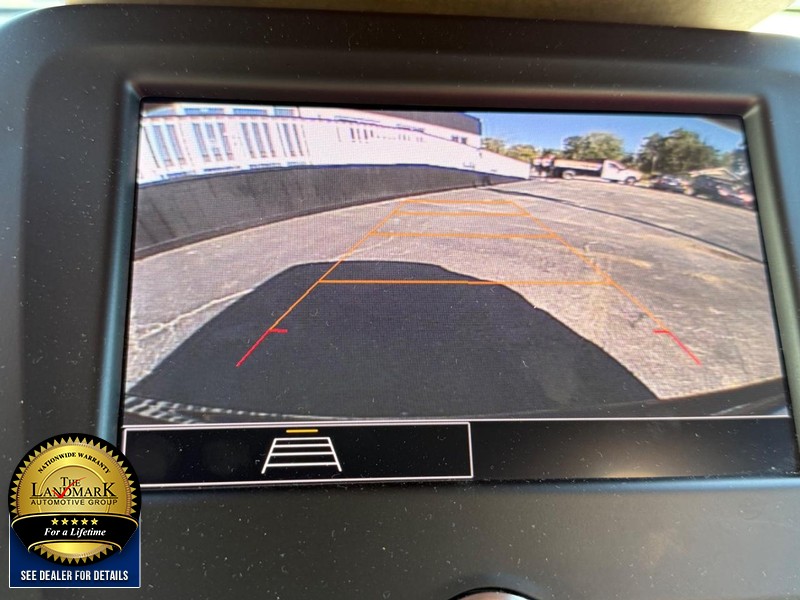 Chevrolet Equinox Vehicle Full-screen Gallery Image 13