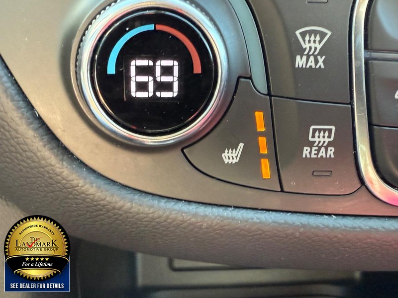 Chevrolet Equinox Vehicle Full-screen Gallery Image 14