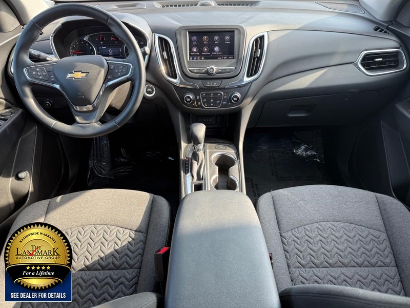 Chevrolet Equinox Vehicle Full-screen Gallery Image 16