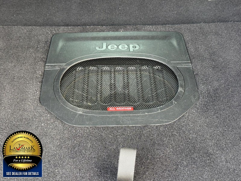 Jeep Wrangler Vehicle Full-screen Gallery Image 9