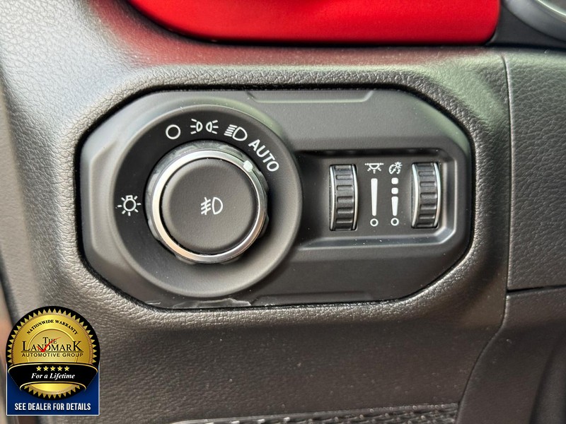 Jeep Wrangler Vehicle Full-screen Gallery Image 24